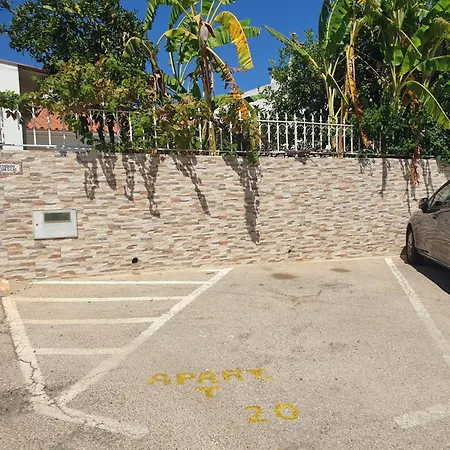 On The Strip דירה